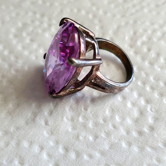 Victoria Secret Cocktail Ring, Purple stone - Picture 8 of 8